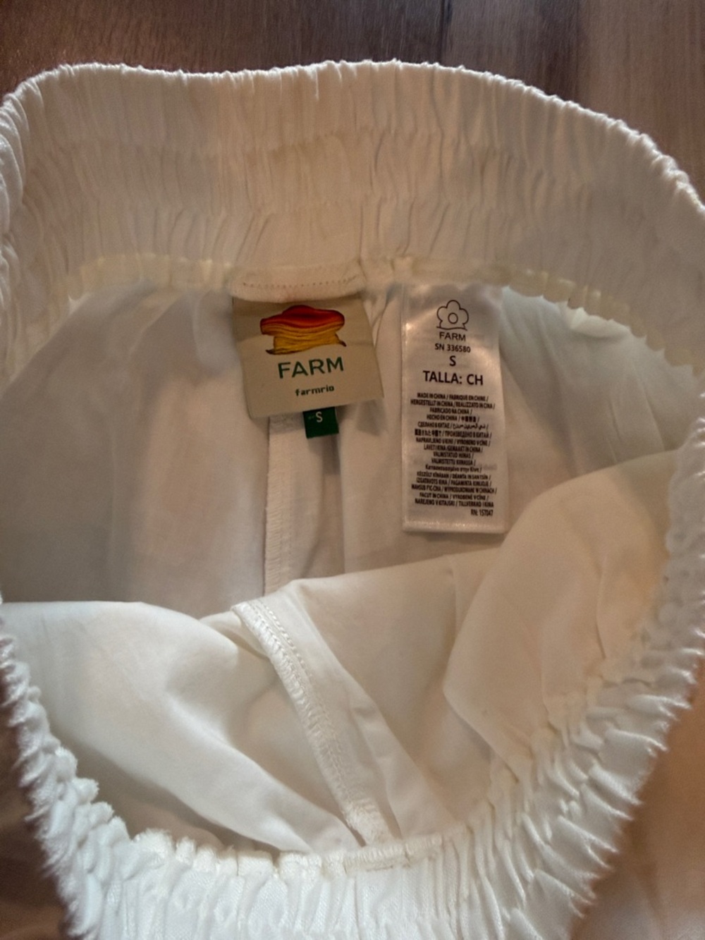 FARM Rio White Eyelet Scalloped Hem Drawstring Shorts. 100% Linen. Lined. New - Picture 10 of 15